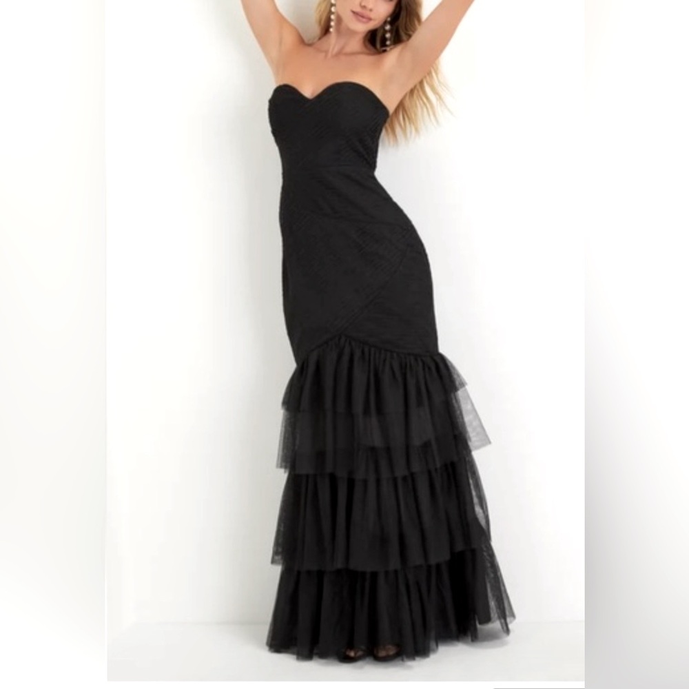 Elegant Black Strapless Evening Gown
